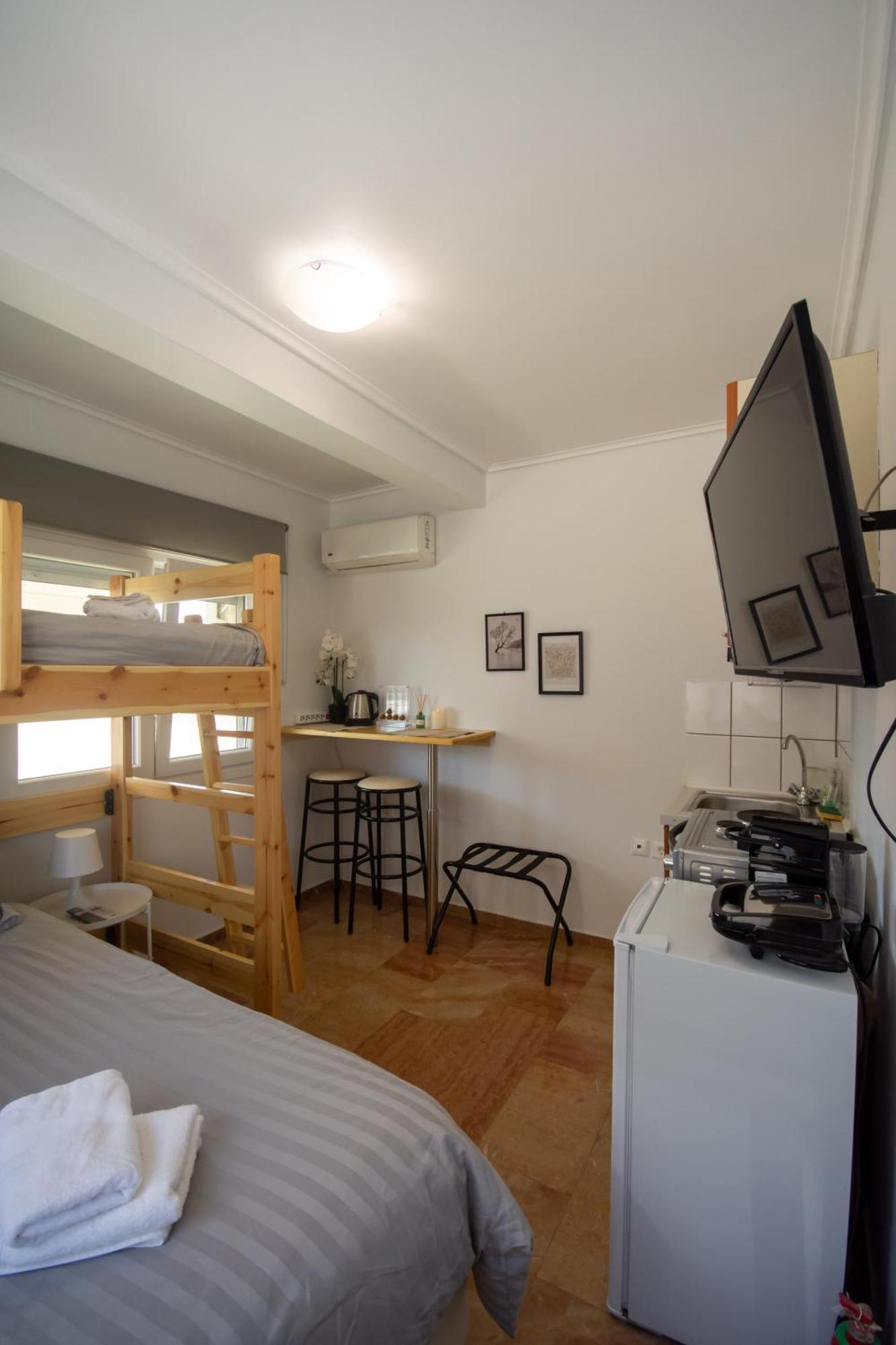 Birdhouse Apartment Athens Exterior photo